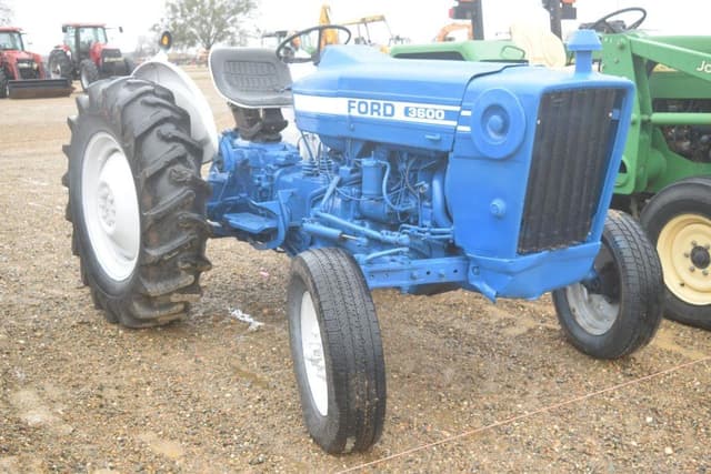 Image of Ford 3600 equipment image 3