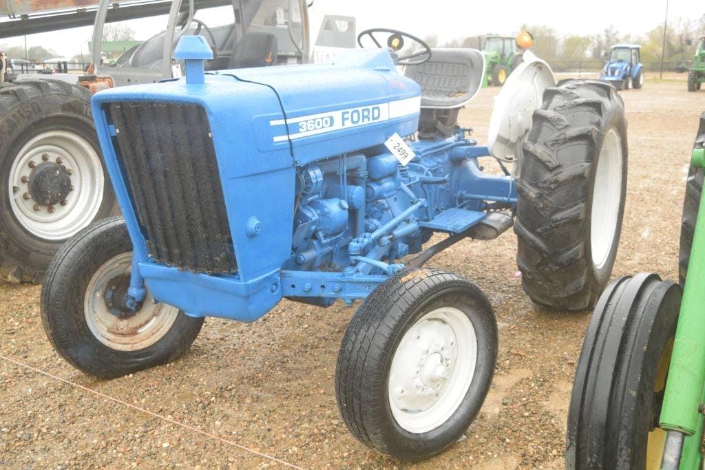 Ford 3600 Equipment Image0