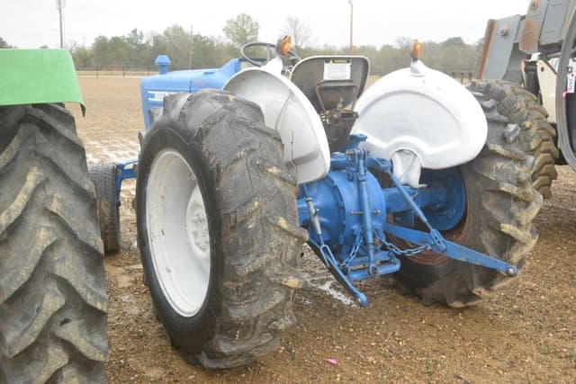 Image of Ford 3600 equipment image 1
