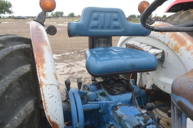Image of Ford 3600 equipment image 4