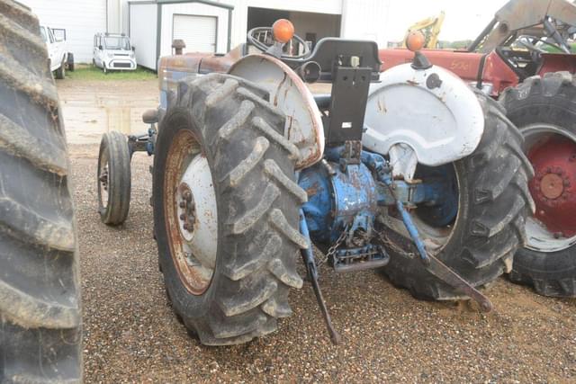 Image of Ford 3600 equipment image 1