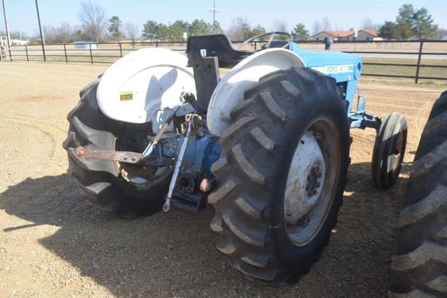 Image of Ford 3600 equipment image 2