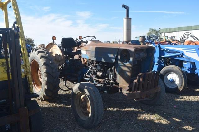 Image of Ford 3600 equipment image 3