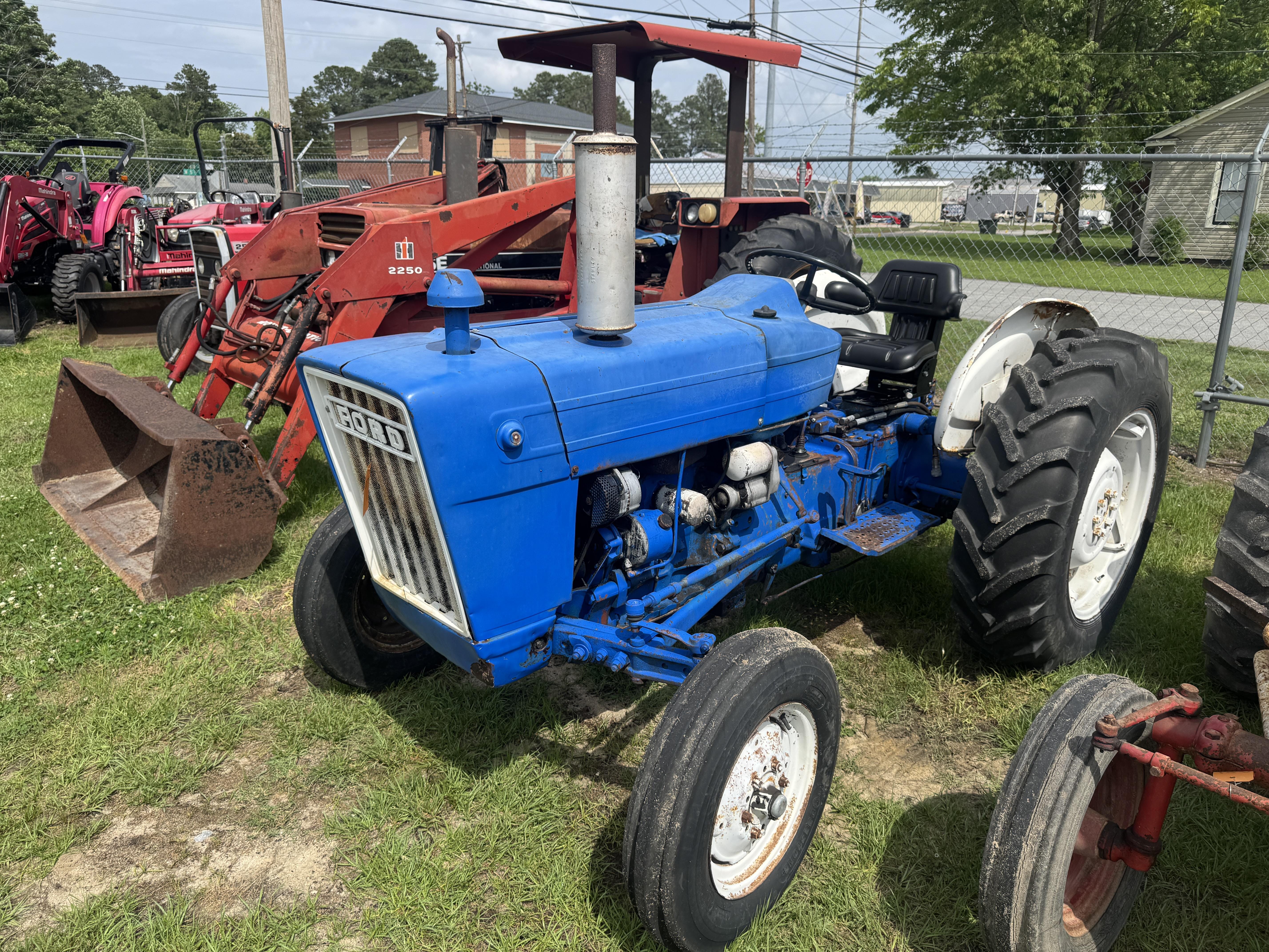 Ford 3600 Equipment Image0
