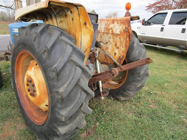 Image of Ford 3600 equipment image 2