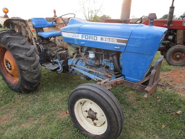 Image of Ford 3600 equipment image 1