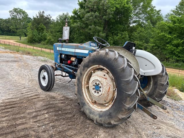 Image of Ford 3600 equipment image 3
