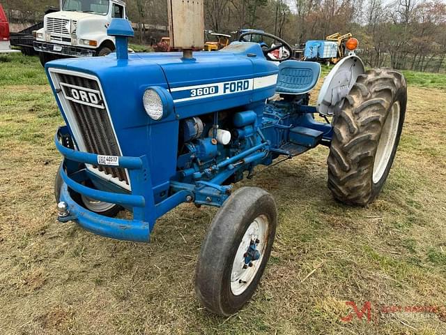 Image of Ford 3600 equipment image 3
