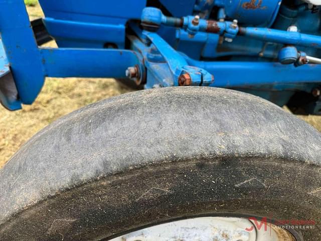 Image of Ford 3600 equipment image 4
