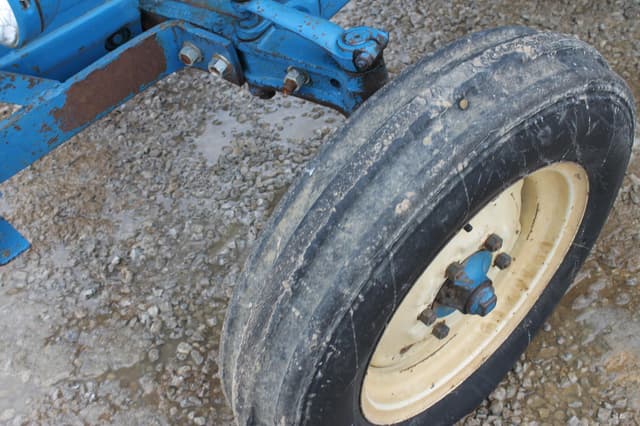 Image of Ford 3600 equipment image 1