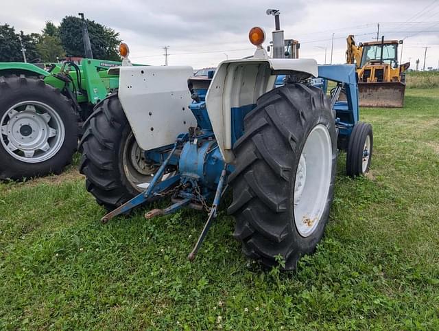 Image of Ford 3600 equipment image 4