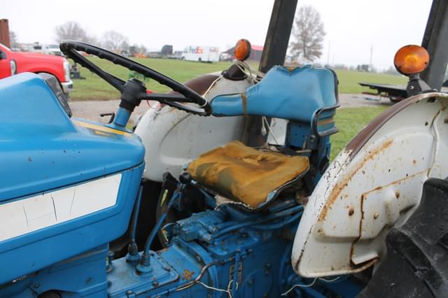 Image of Ford 3600 equipment image 3