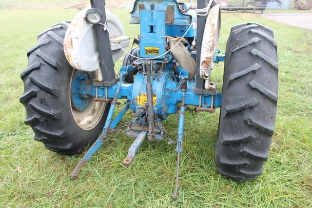 Image of Ford 3600 equipment image 2