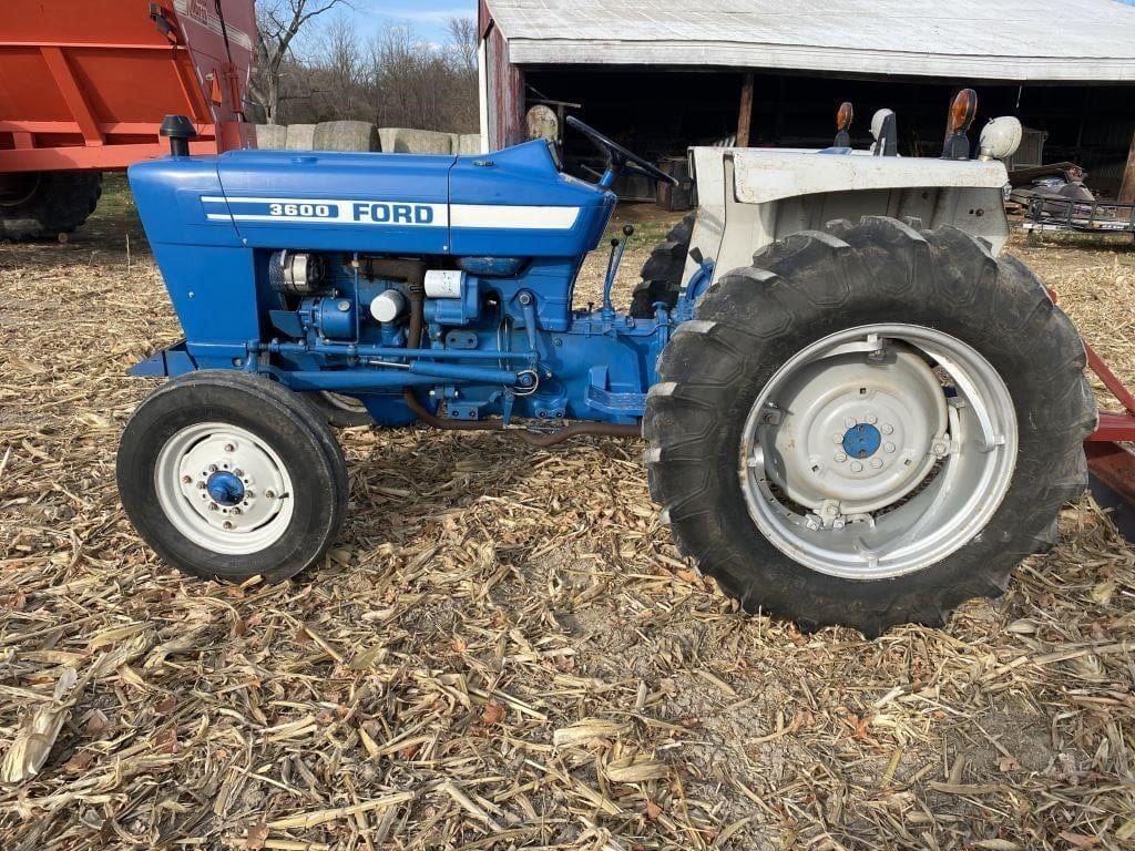 Ford 3600 Equipment Image0