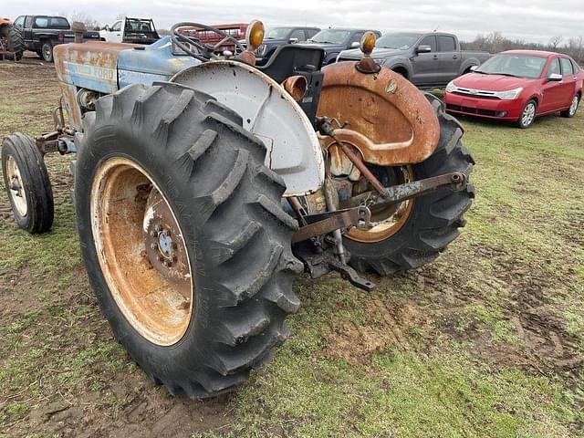 Image of Ford 3600 equipment image 2