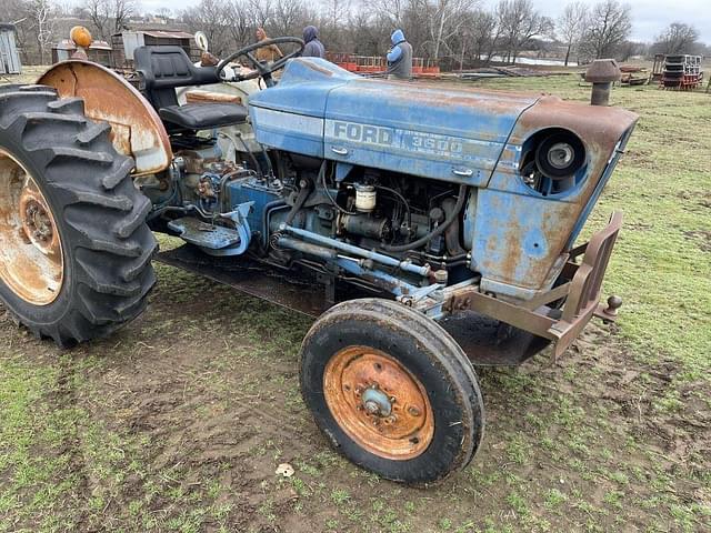 Image of Ford 3600 equipment image 4