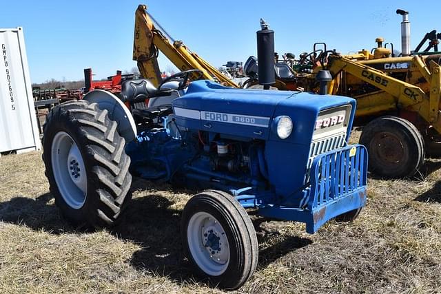 Image of Ford 3600 equipment image 2