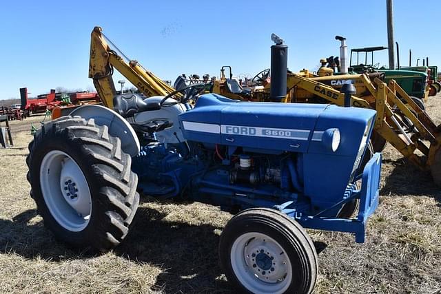 Image of Ford 3600 equipment image 3