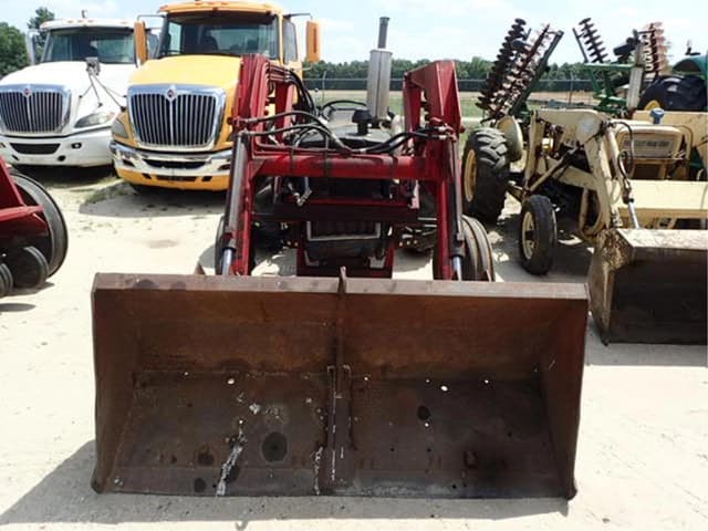 Image of Ford 3600 equipment image 2