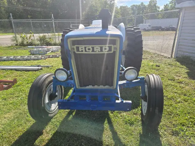 Image of Ford 3600 equipment image 1