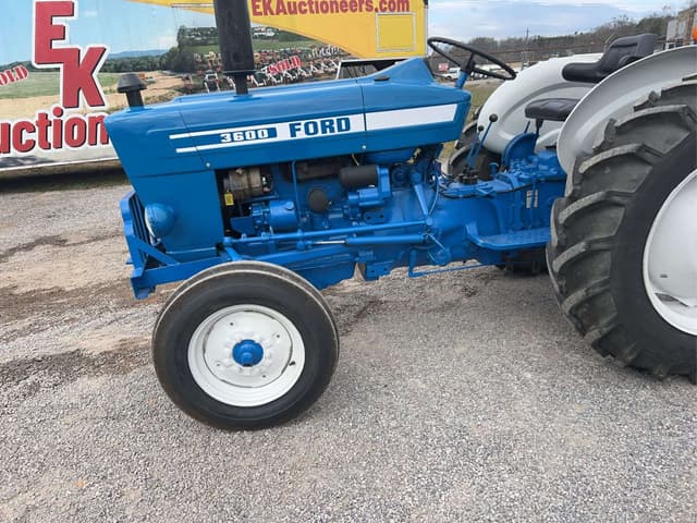 Image of Ford 3600 equipment image 4