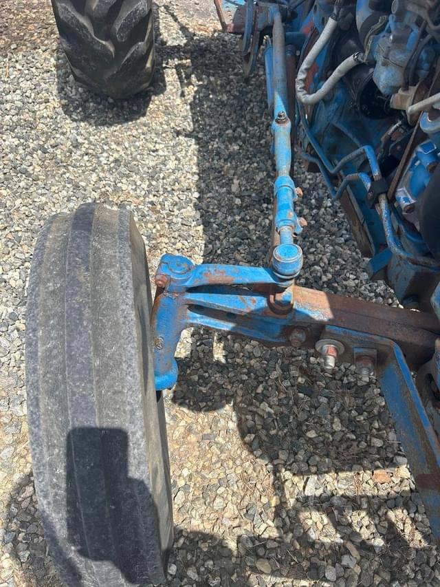 Image of Ford 3600 equipment image 2