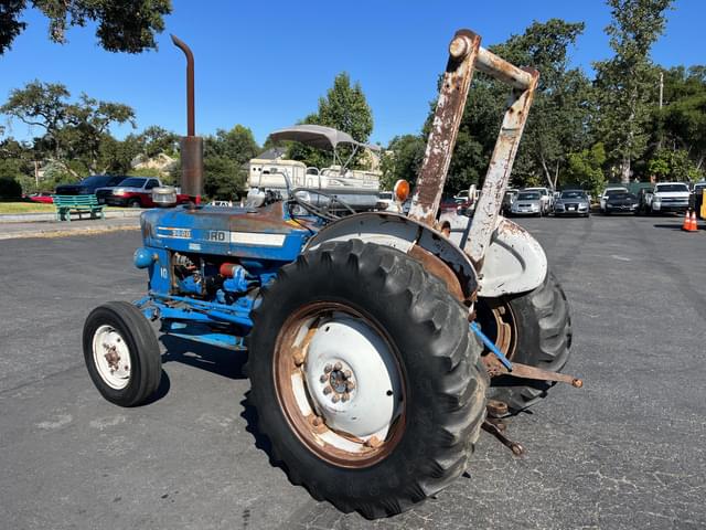 Image of Ford 3600 equipment image 3