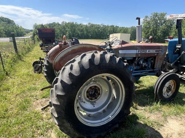 Image of Ford 3600 equipment image 3