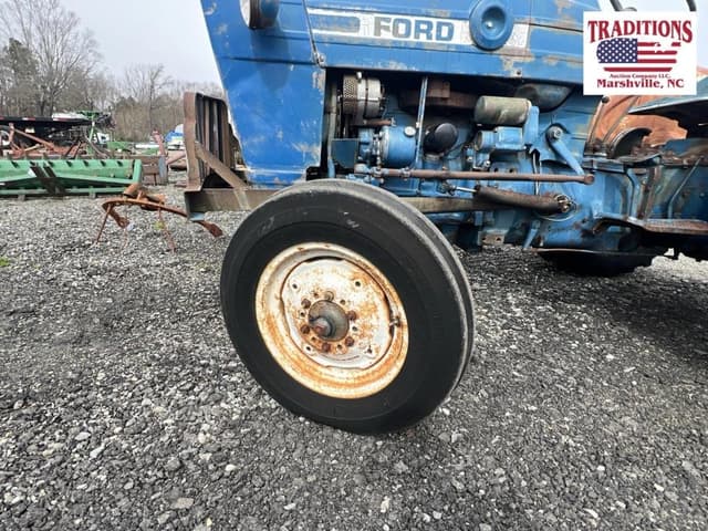 Image of Ford 3600 equipment image 3
