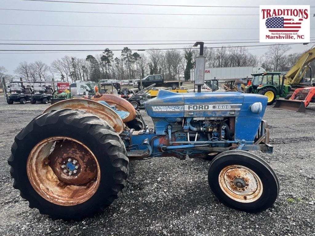 Ford 3600 Equipment Image0