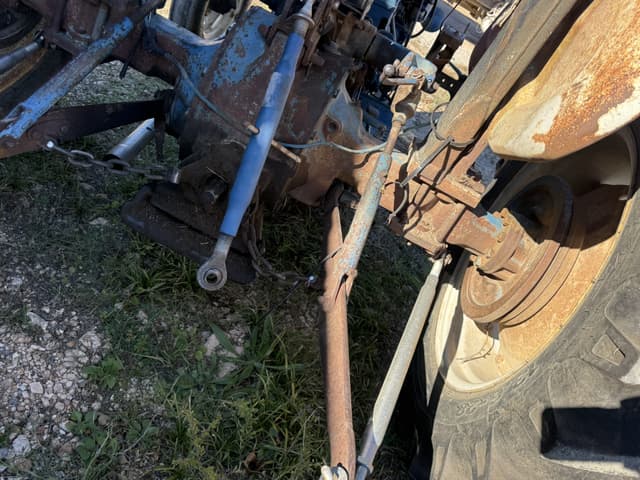 Image of Ford 3600 equipment image 4