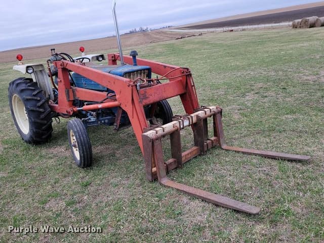 Image of Ford 3600 equipment image 2