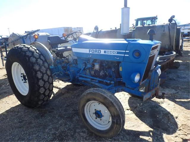 Image of Ford 3600 equipment image 4