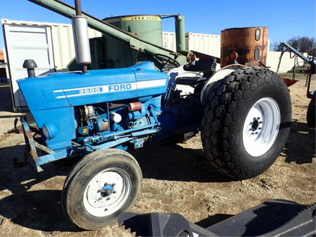Ford 3600 Equipment Image0