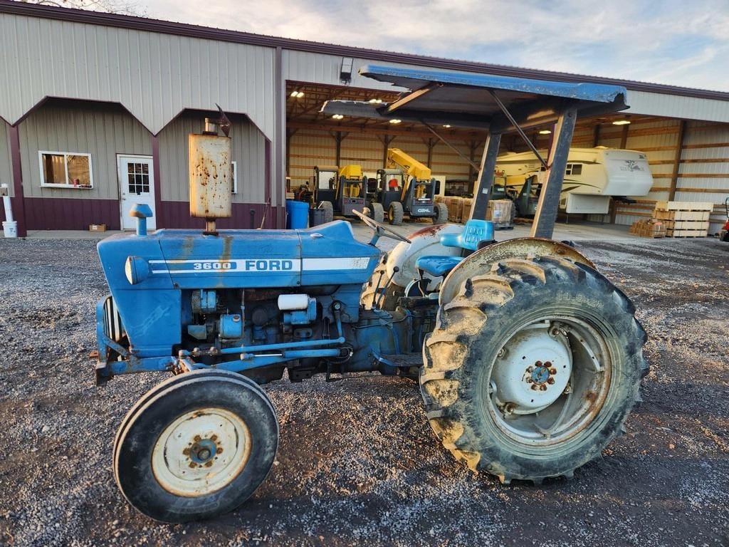 Ford 3600 Equipment Image0