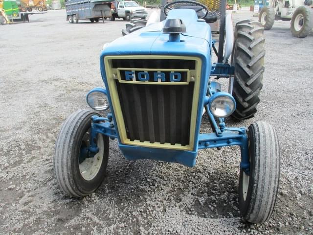 Image of Ford 3600 equipment image 2