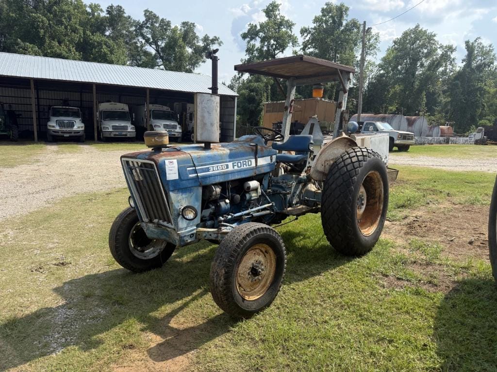 Ford 3600 Equipment Image0