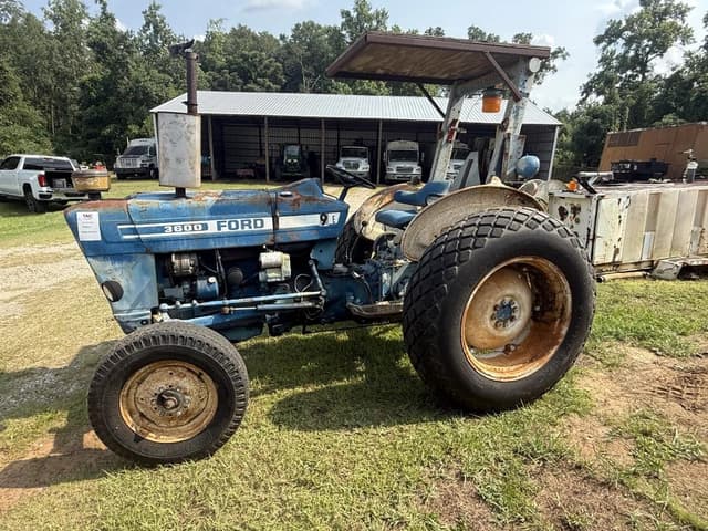 Image of Ford 3600 equipment image 1