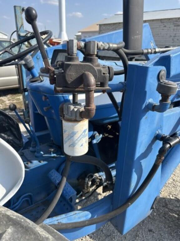 Image of Ford 3600 equipment image 2