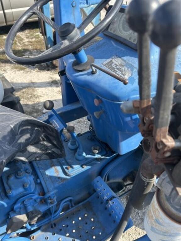 Image of Ford 3600 equipment image 1