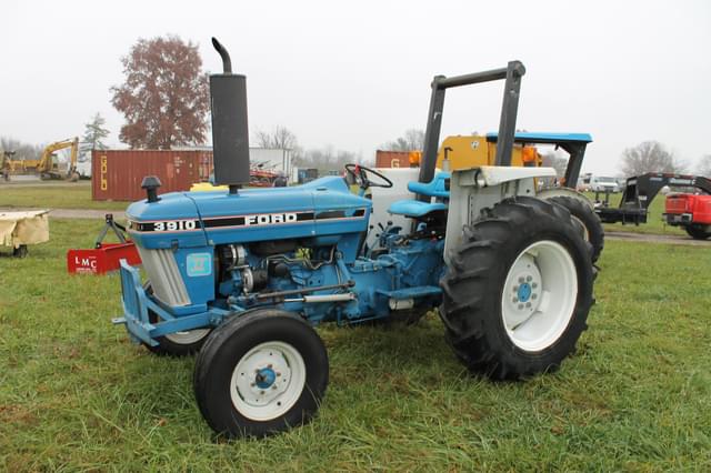 Image of Ford 3910 equipment image 2