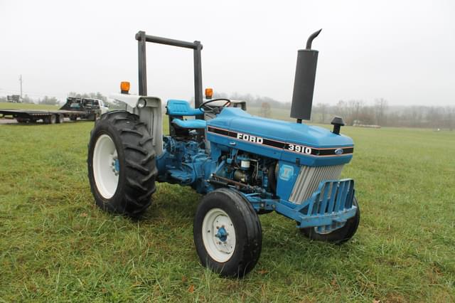 Image of Ford 3910 equipment image 1