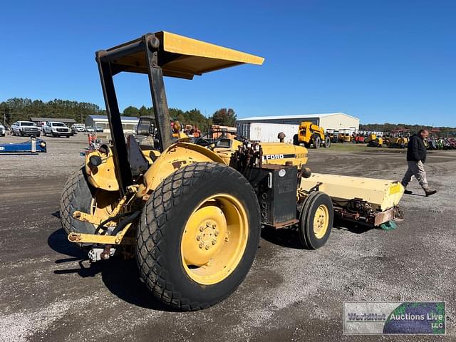 Image of Ford 3910 equipment image 4