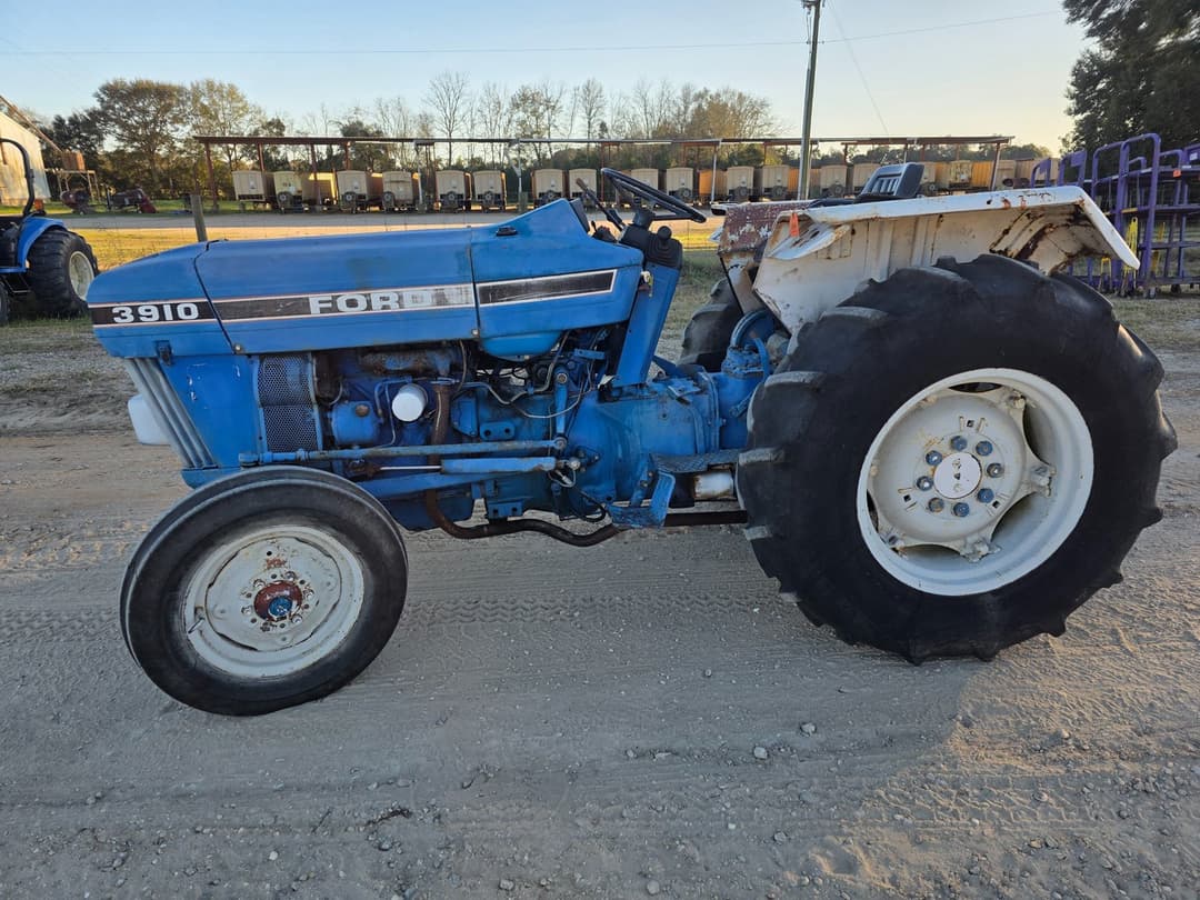Image of Ford 3910 Primary image