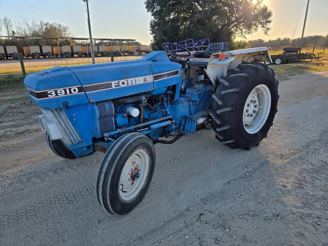 Image of Ford 3910 equipment image 1