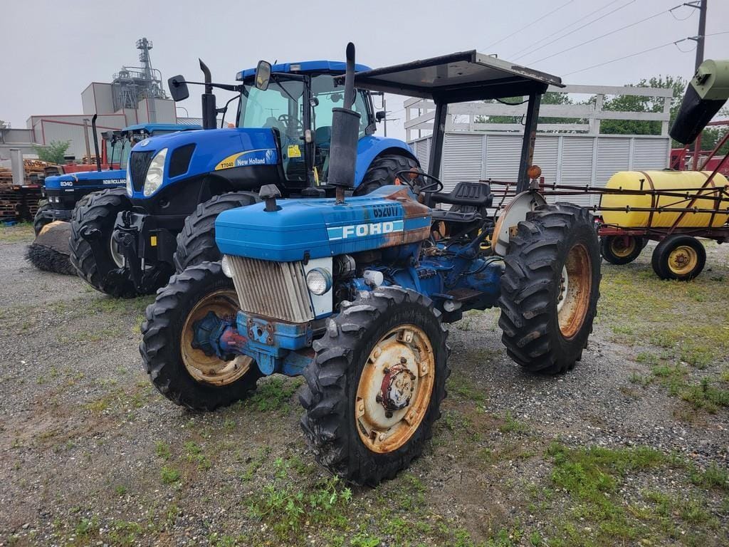 Ford 3910 Equipment Image0