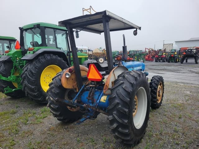 Image of Ford 3910 equipment image 4