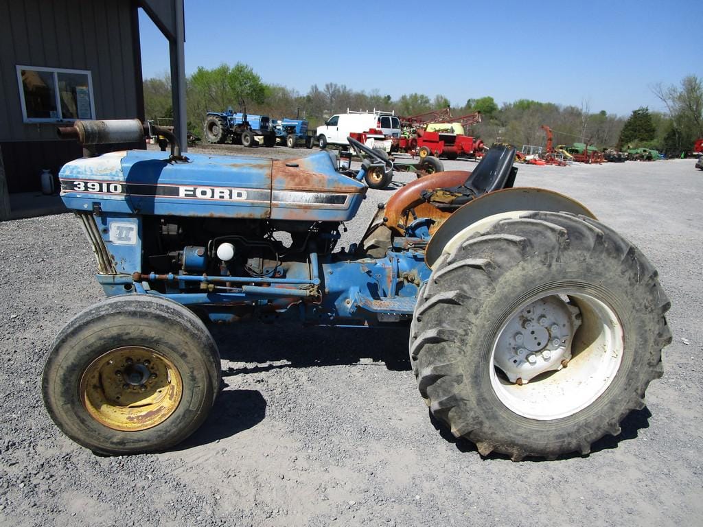 Main image Ford 3910