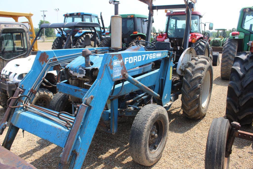 Main image Ford 3910