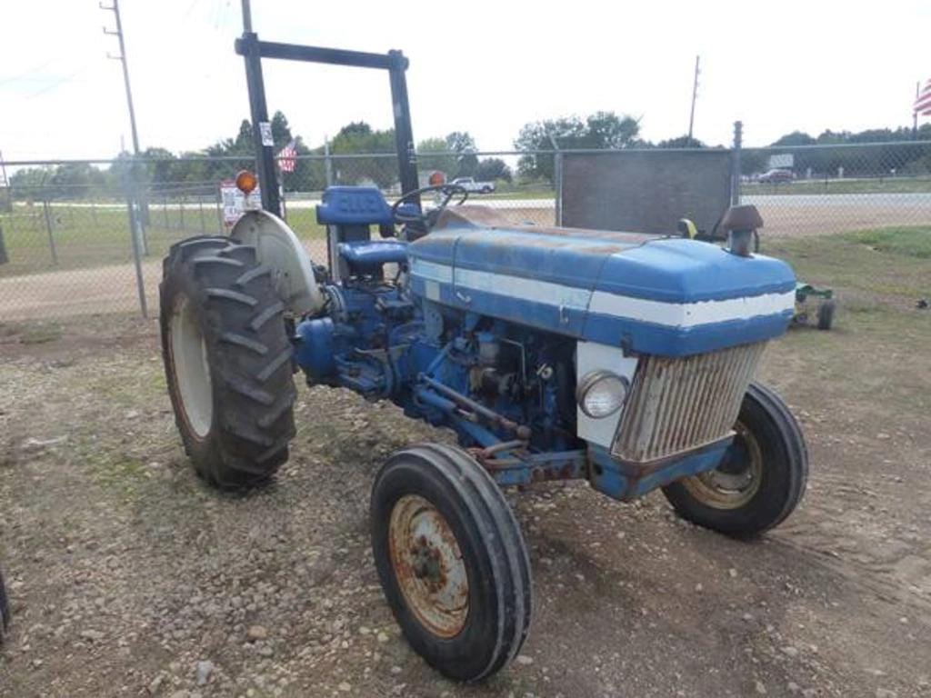 Main image Ford 3910